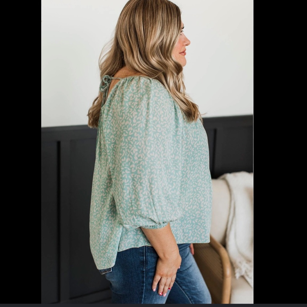 LC Lauren Conrad Mint Printed Long Sleeve Blouse